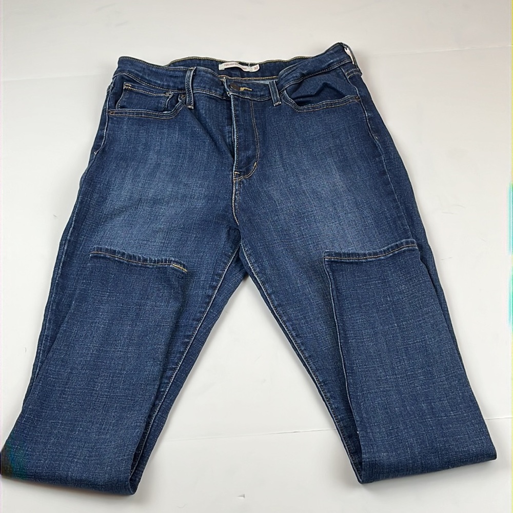 Levi’s 721 high rise skinny blue jeans size 32